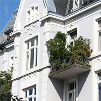 Balkon an der Hausfassade Balkon